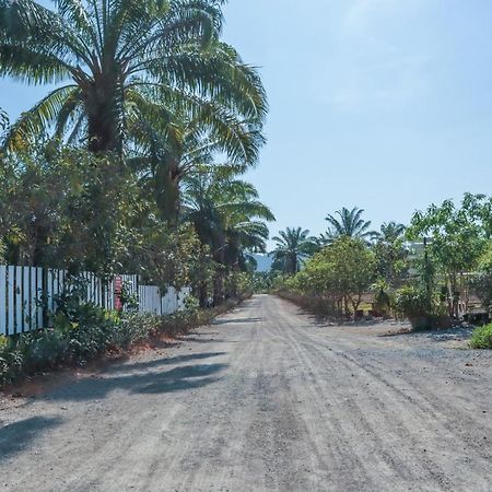Oyo 809 Golden Palm Resort Ао Нанг Экстерьер фото
